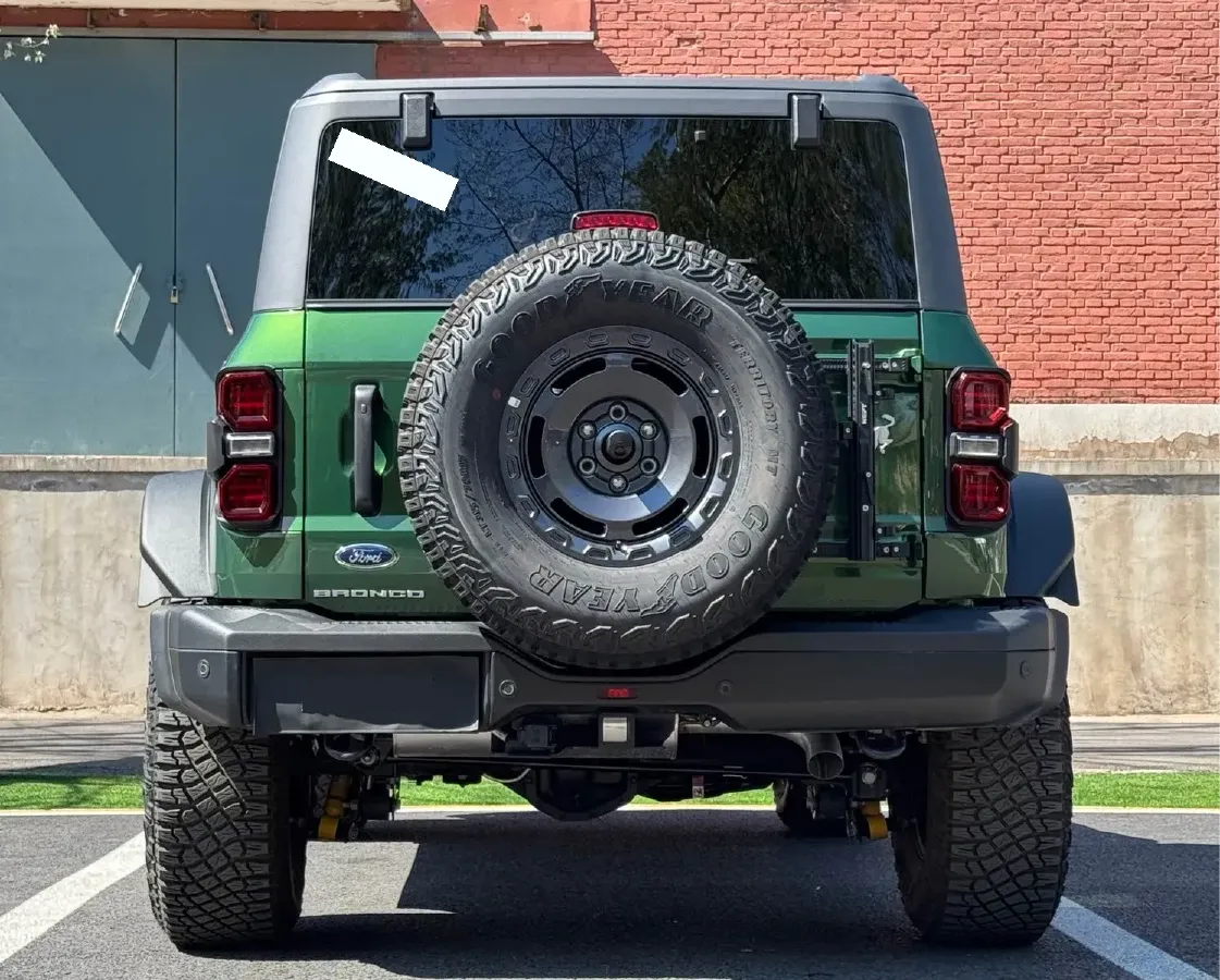 2024 Ford Bronco 2.3T 275HP L4 10AT,autocango,china used car exporter,china ev exporter,chinese used car exporter,chinese used ev exporter