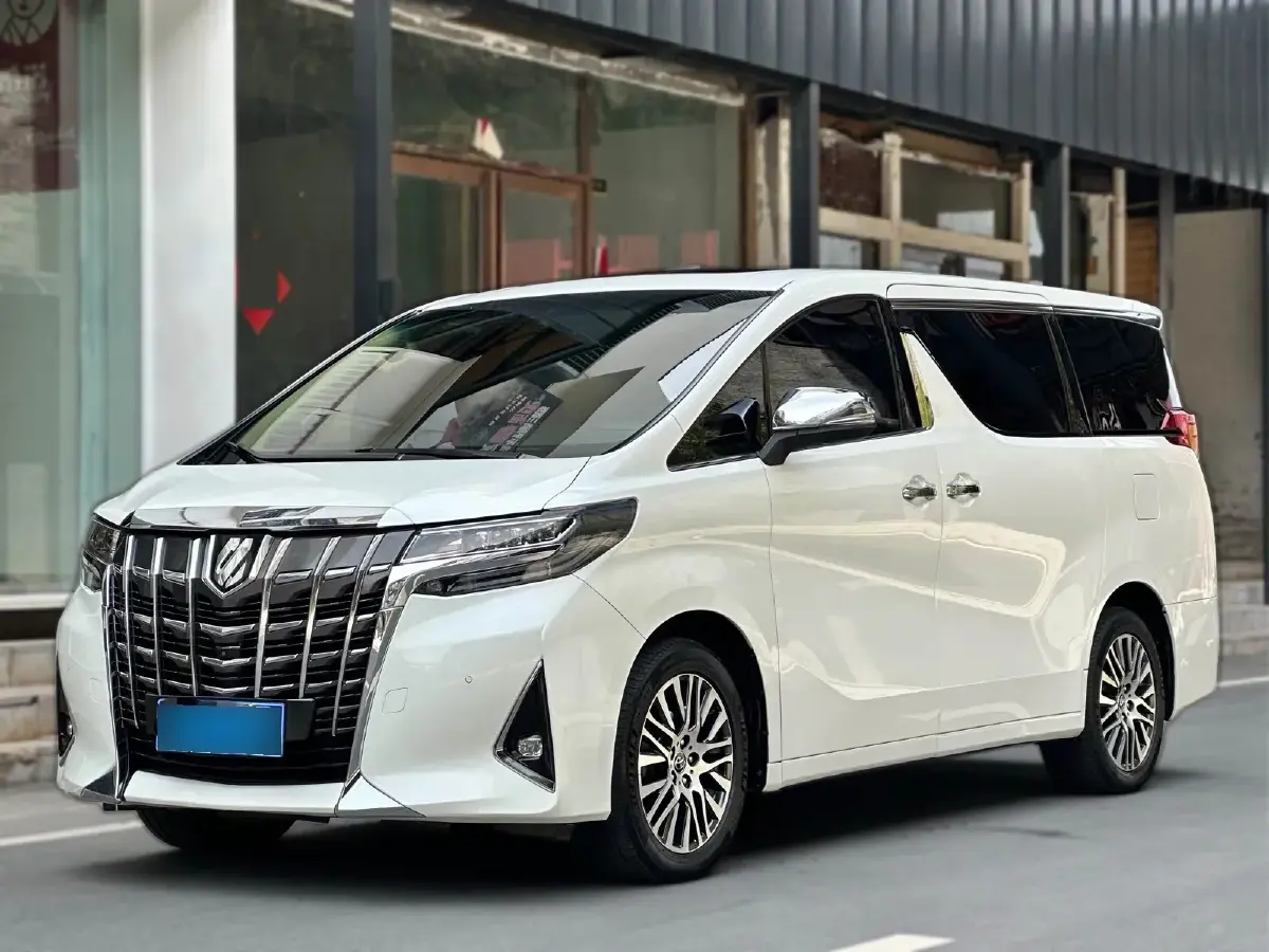 2015 Toyota Alphard 3.5L 275HP V6 6AT 2015 Toyota Alphard 3.5L 275HP V6 6AT