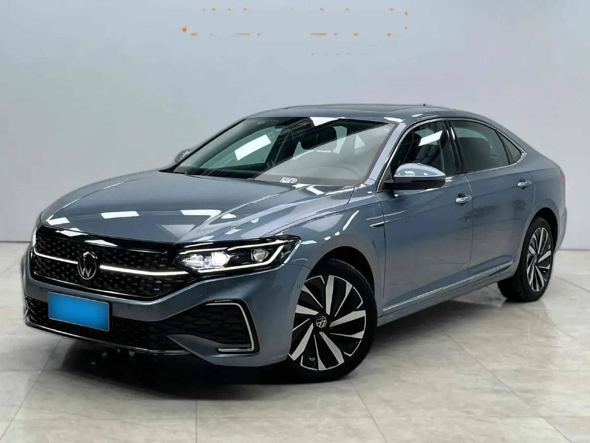 2022 Volkswagen Passat 2.0T 186HP L4 7DCT