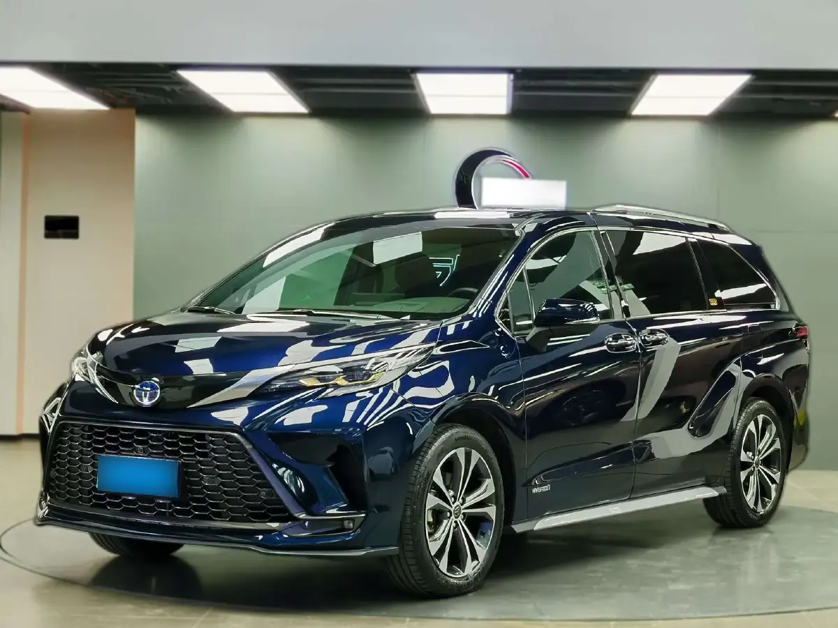 2023 Toyota Granvia 2.5L 189HP L4 E-CVT Hybrid