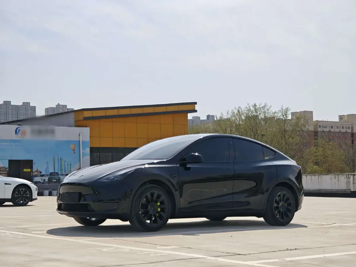 2023 Tesla Model Y BEV 60KWH