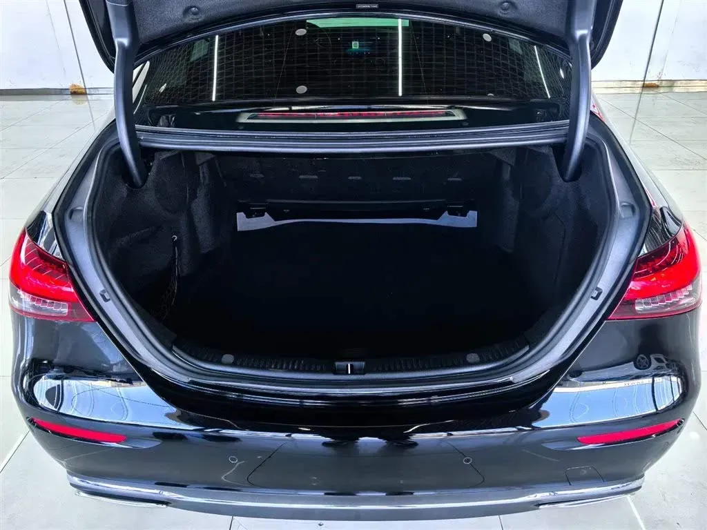 2022 Mercedes-Benz E Class 2.0T 197HP L4 9AT,autocango,china used car exporter,china ev exporter,chinese used car exporter,chinese used ev exporter