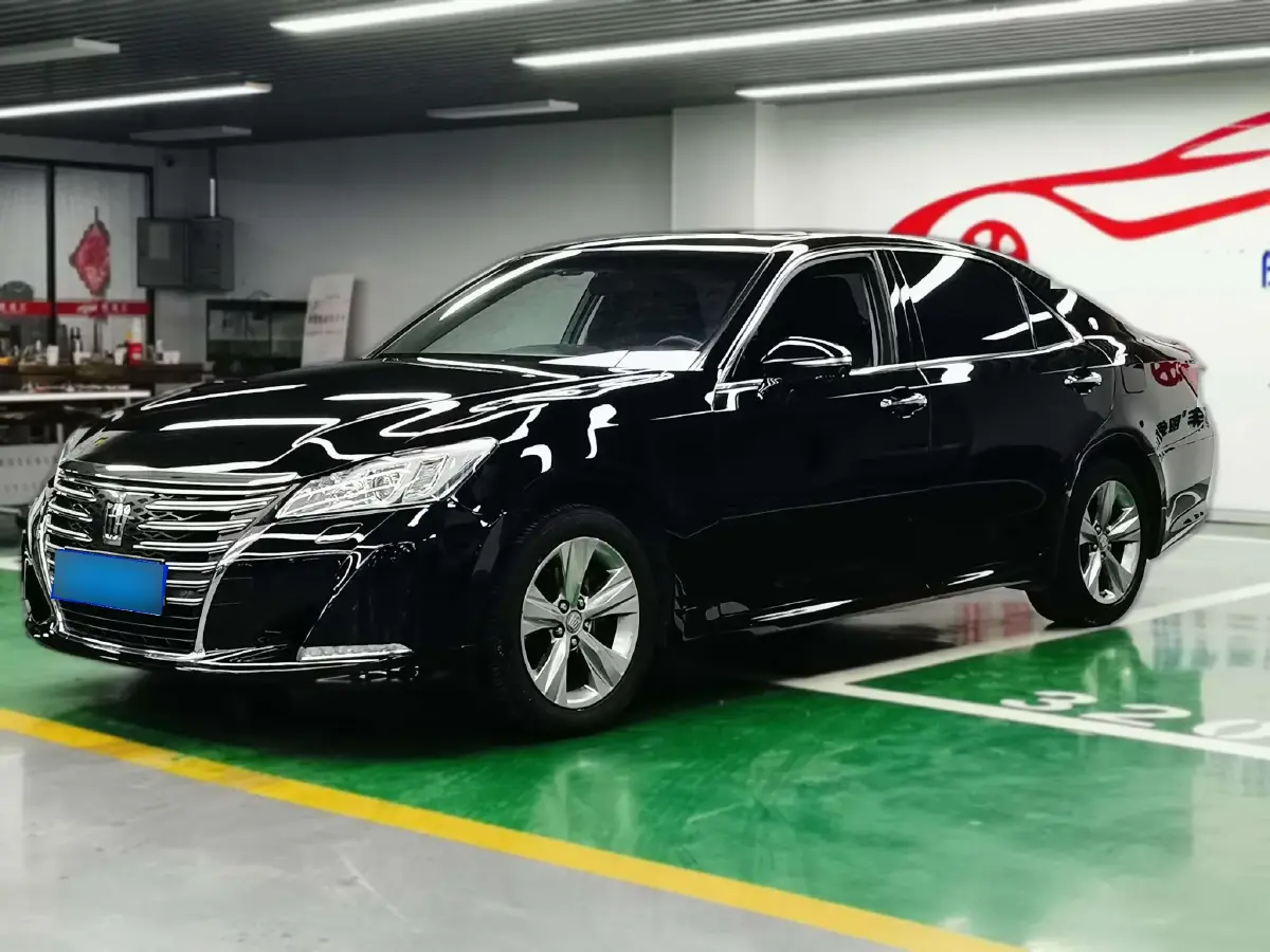 2015 Toyota Crown 2.5L 193HP V6 6AT
