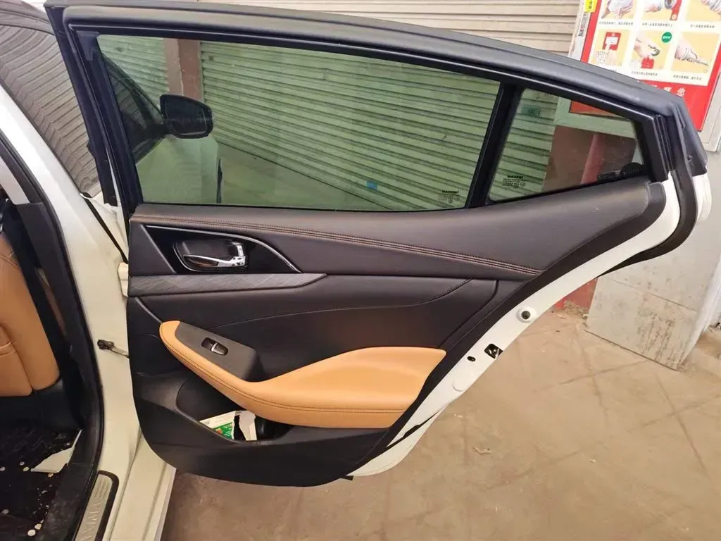 2016 Nissan Maxima 2.5L 186HP L4 CVT,autocango,china used car exporter,china ev exporter,chinese used car exporter,chinese used ev exporter