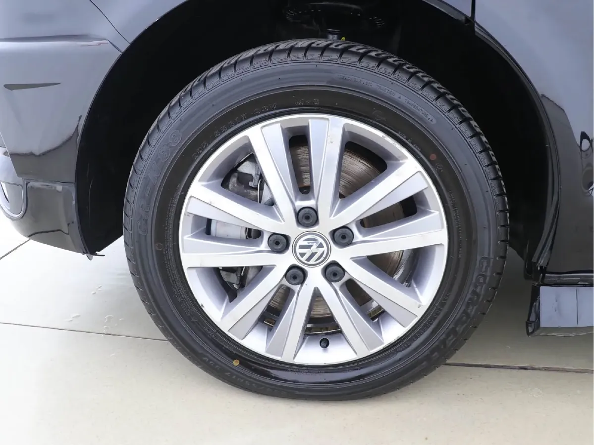 2017 Volkswagen Caravelle 2.0T 204HP L4 7DCT,autocango,china used car exporter,china ev exporter,chinese used car exporter,chinese used ev exporter