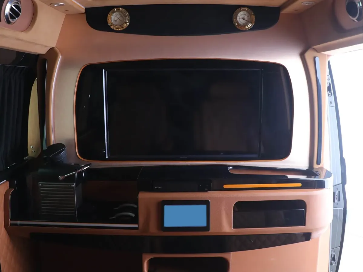 2017 Volkswagen Caravelle 2.0T 204HP L4 7DCT,autocango,china used car exporter,china ev exporter,chinese used car exporter,chinese used ev exporter