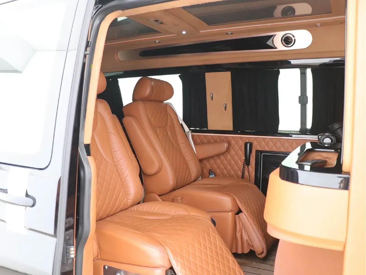 2017 Volkswagen Caravelle 2.0T 204HP L4 7DCT,autocango,china used car exporter,china ev exporter,chinese used car exporter,chinese used ev exporter