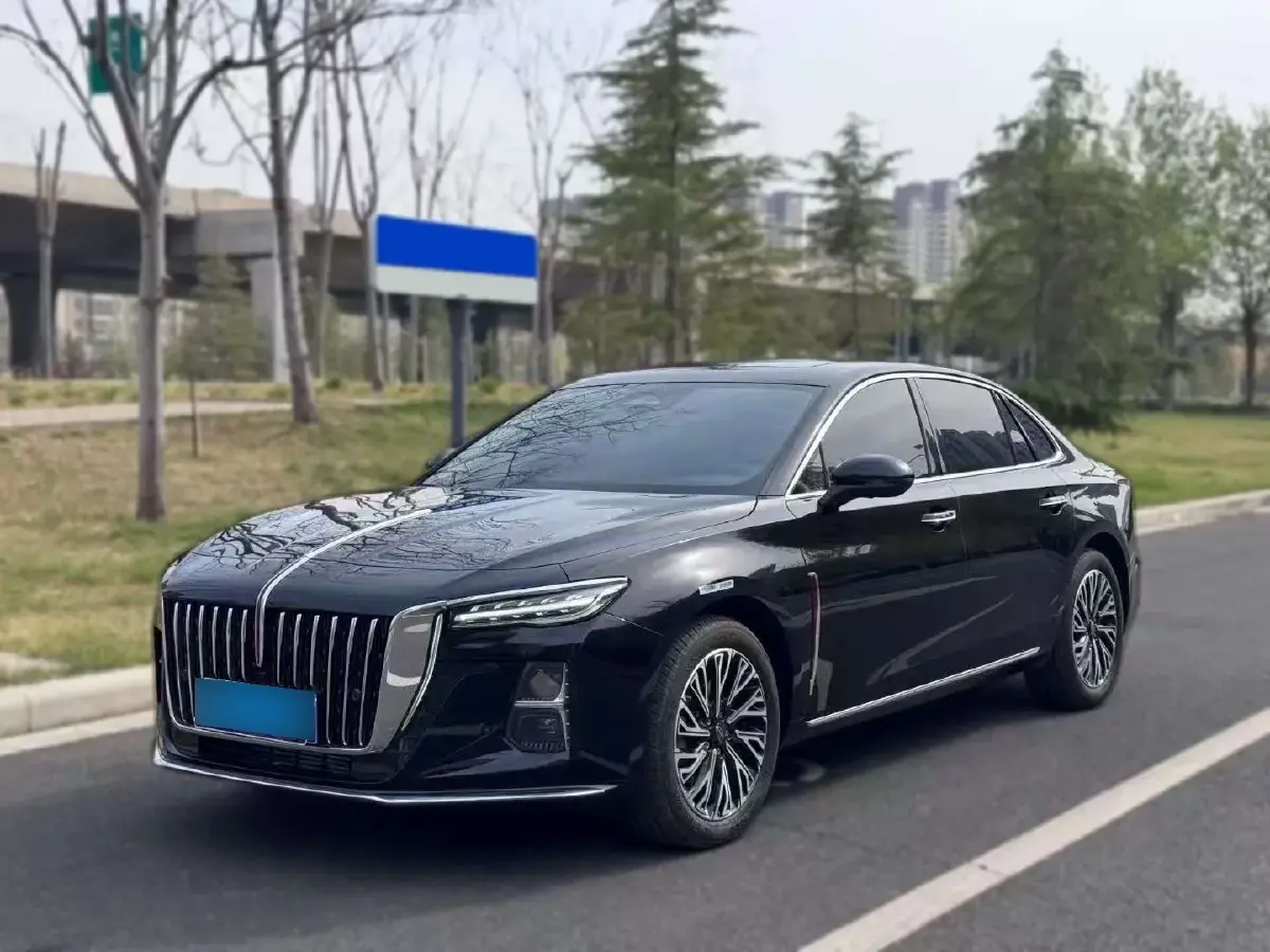 2025 HongQi H5 2.0T 224HP L4 8AT