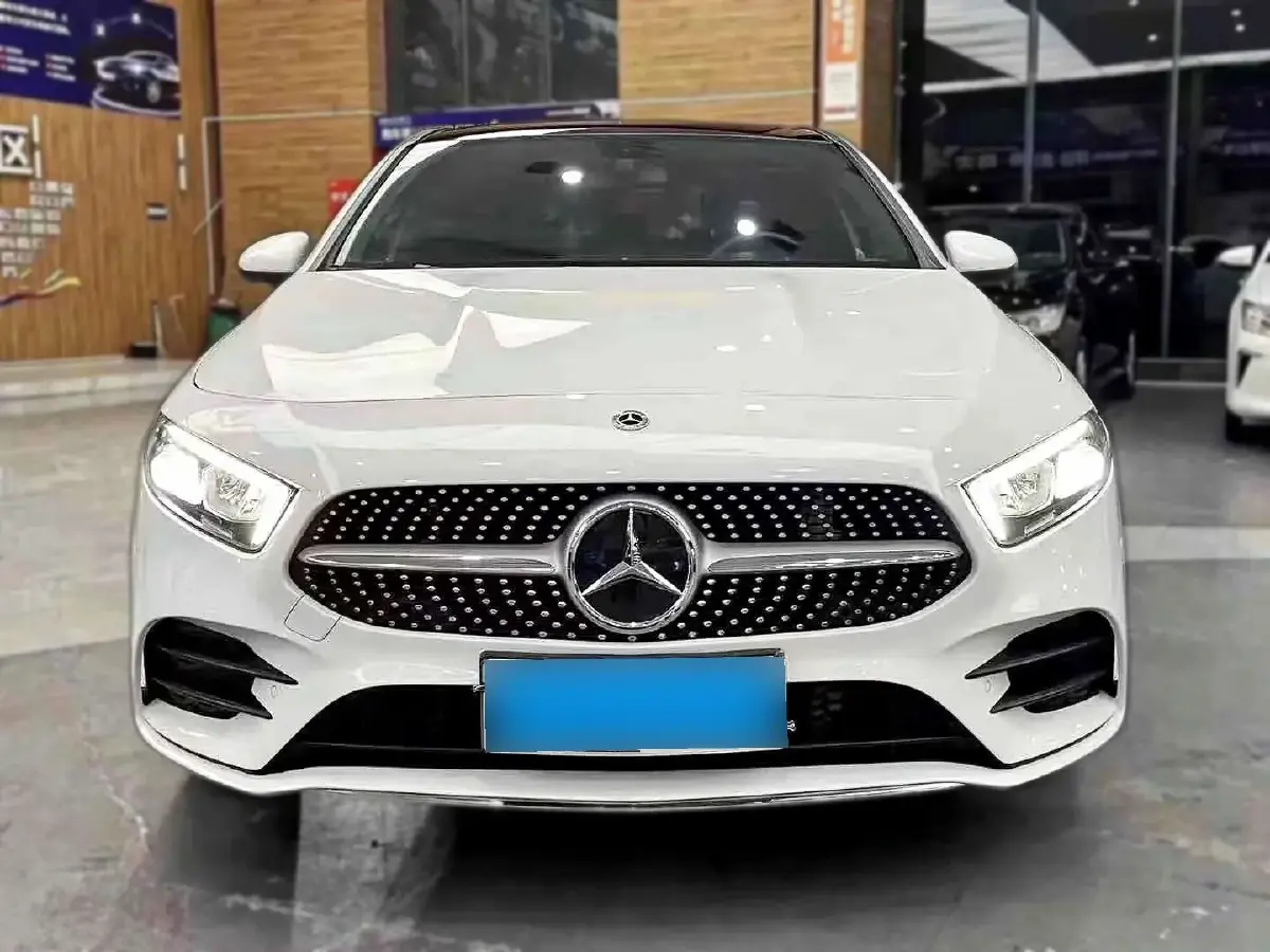 2021 Mercedes-Benz A Class 1.3T 163HP L4 7DCT,autocango,china used car exporter,china ev exporter,chinese used car exporter,chinese used ev exporter