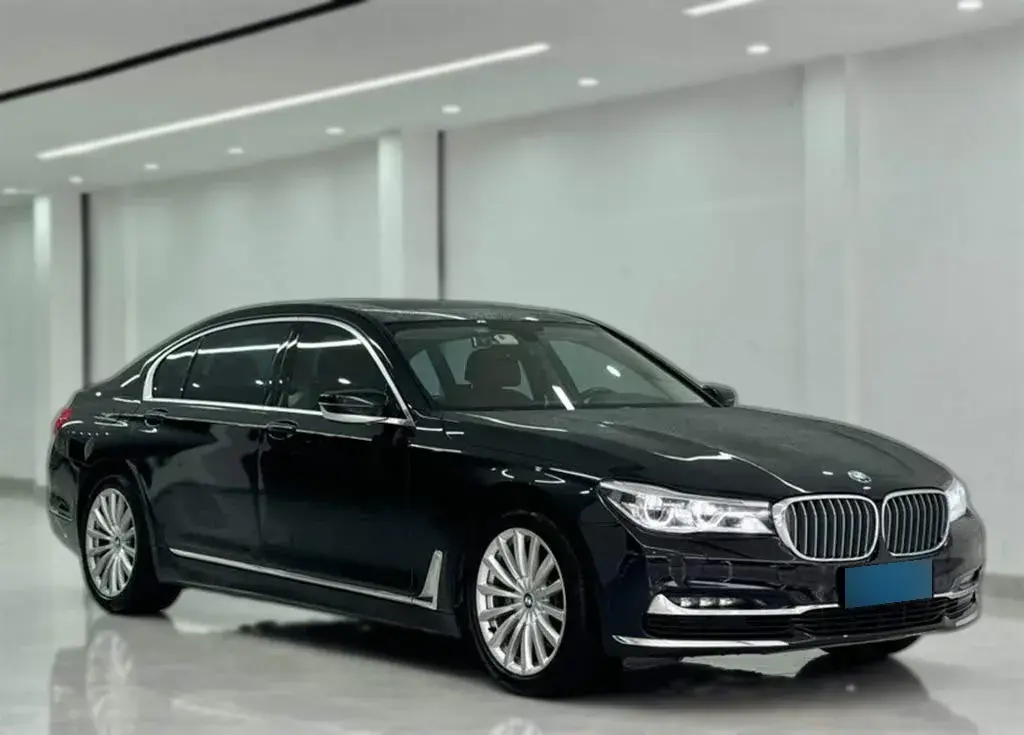 2017 BMW 7 Series 3.0T 326HP L6 8AT