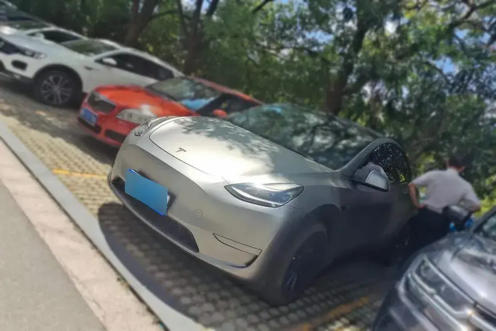 2022 Tesla Model Y BEV 60KWH