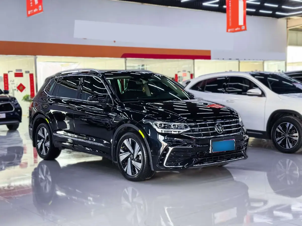 2023 Volkswagen Tiguan L 2.0T 186HP L4 7DCT