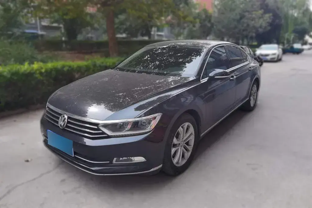 2017 Volkswagen Magotan 2.0T 220HP L4 7DCT