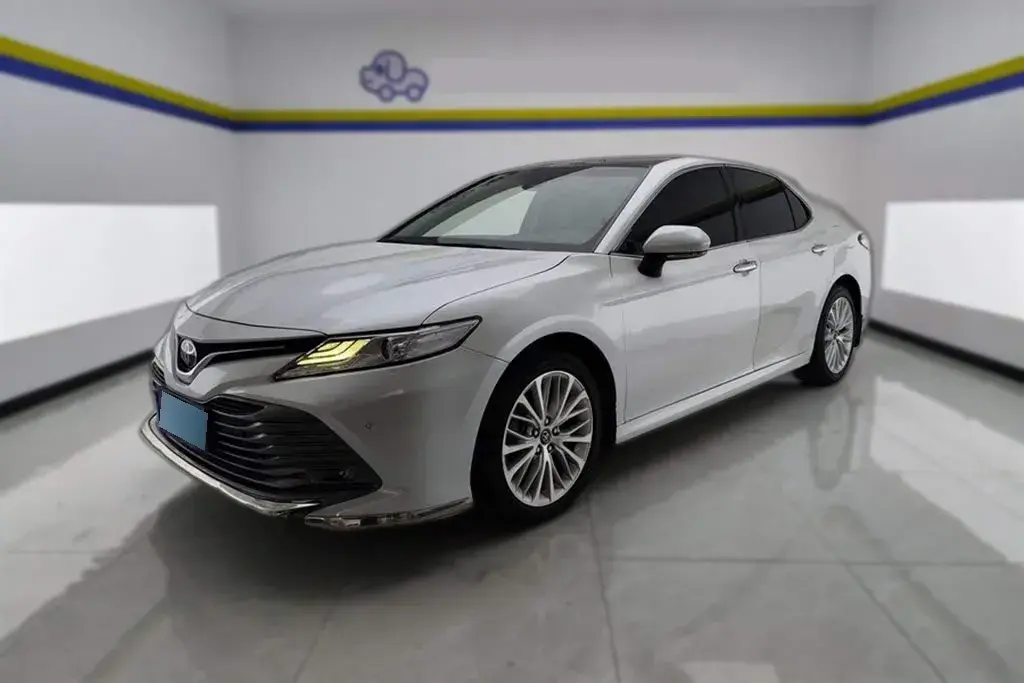 2019 Toyota Camry 2.5L 209HP L4 8AT