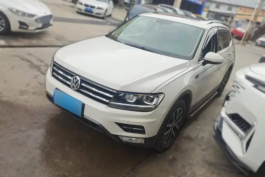 2018 Volkswagen Tiguan L 2.0T 186HP L4 7DCT