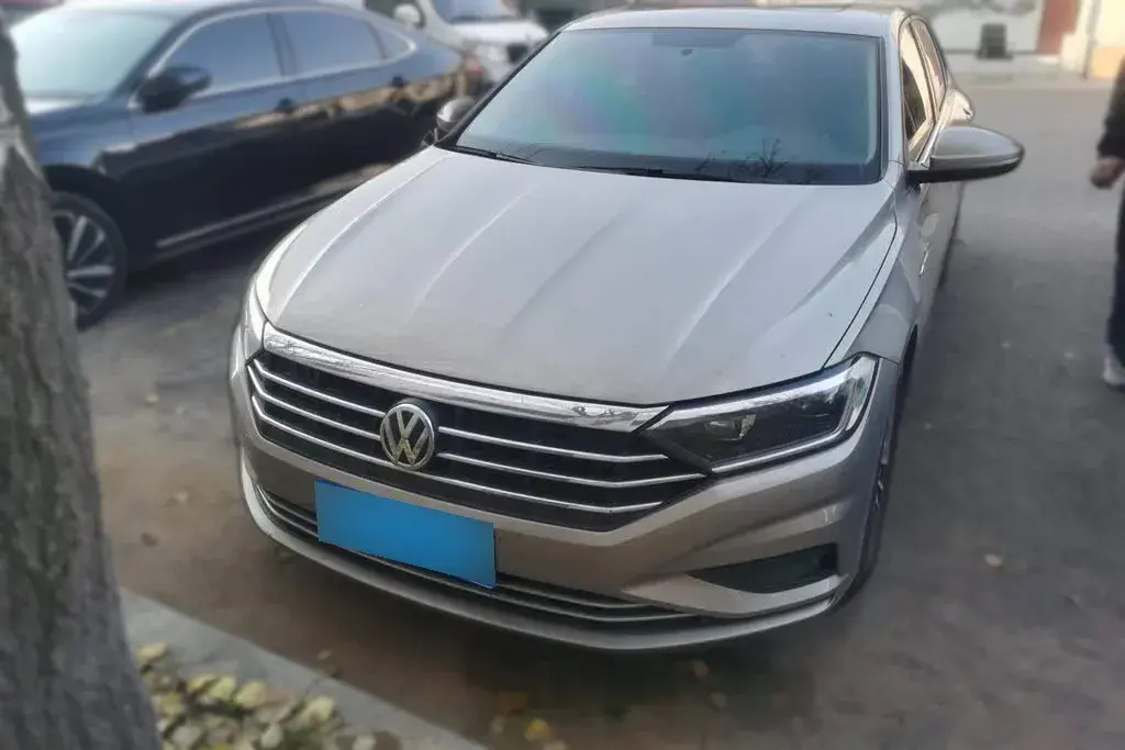 2020 Volkswagen Sagitar 1.2T 116HP L4 7DCT