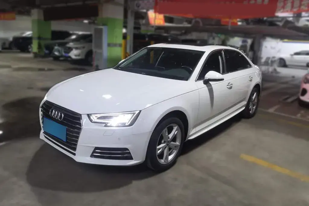 2017 Audi A4L 2.0T 190HP L4 7DCT