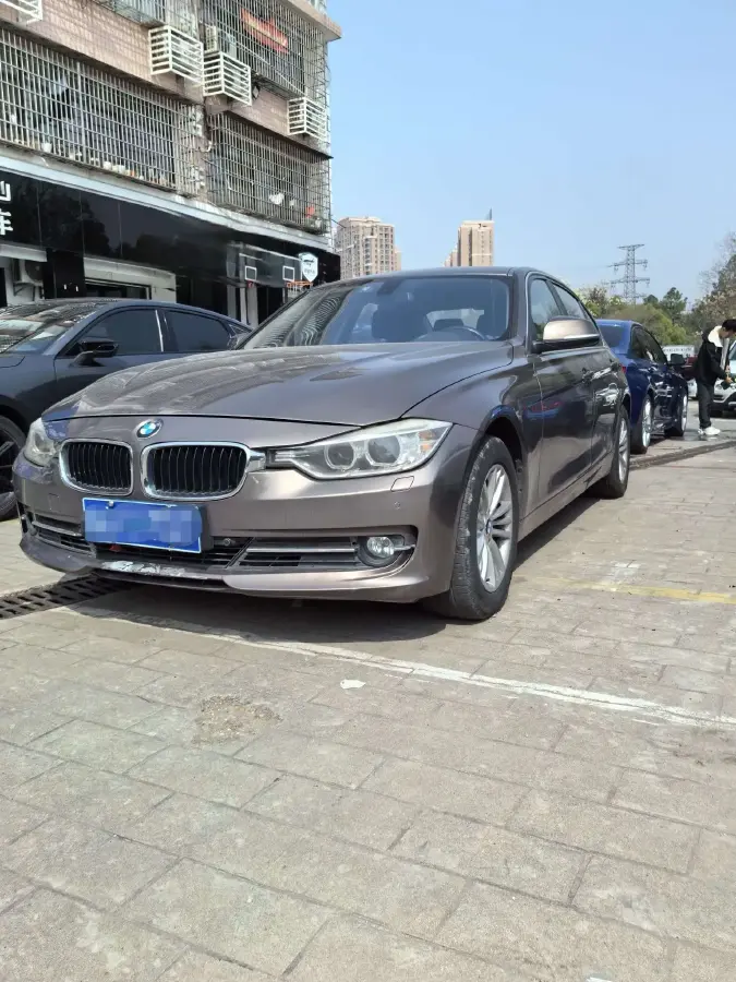 2014 BMW 3 Series 2.0T 184HP L4 8AT
