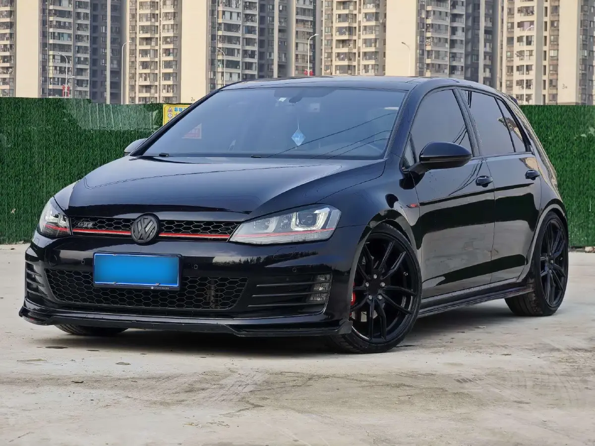 2016 Volkswagen GolfGTI 2.0T 220HP L4 7DCT