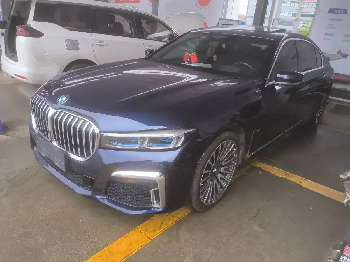 2021 BMW 7 Series 3.0T 340HP L6 8AT