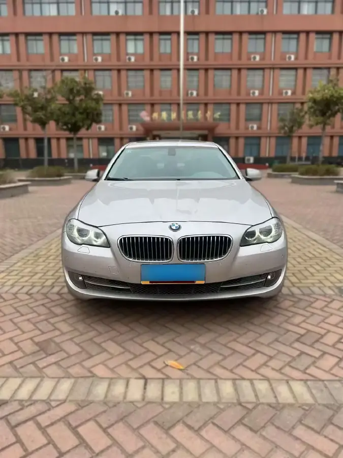 2011 BMW 5 Series 2.5L 204HP L6 8AT