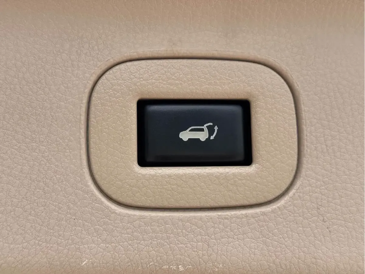 2015 Nissan Quest 3.5L 277HP V6 CVT,autocango,china used car exporter,china ev exporter,chinese used car exporter,chinese used ev exporter