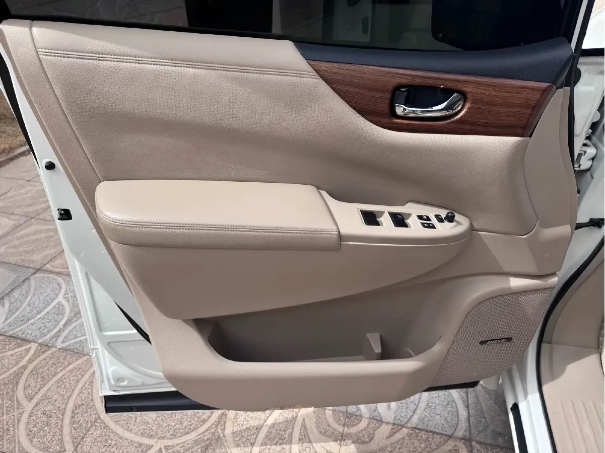 2015 Nissan Quest 3.5L 277HP V6 CVT,autocango,china used car exporter,china ev exporter,chinese used car exporter,chinese used ev exporter