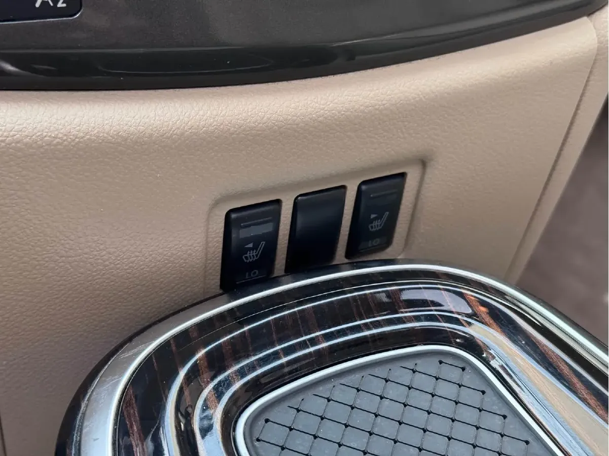 2015 Nissan Quest 3.5L 277HP V6 CVT,autocango,china used car exporter,china ev exporter,chinese used car exporter,chinese used ev exporter