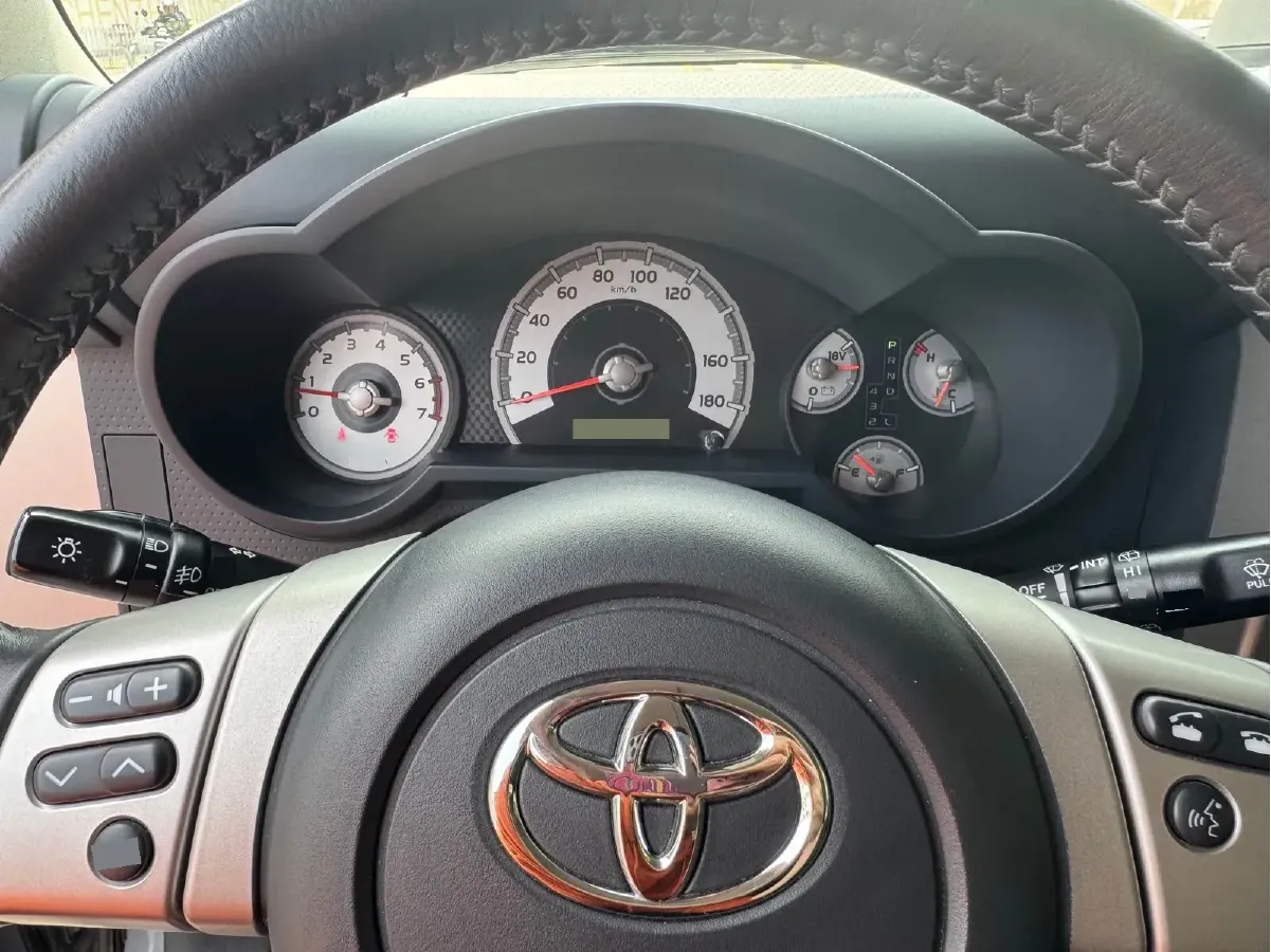 2013 Toyota FJ Cruiser 4.0L 272HP V6 5AT,autocango,china used car exporter,china ev exporter,chinese used car exporter,chinese used ev exporter