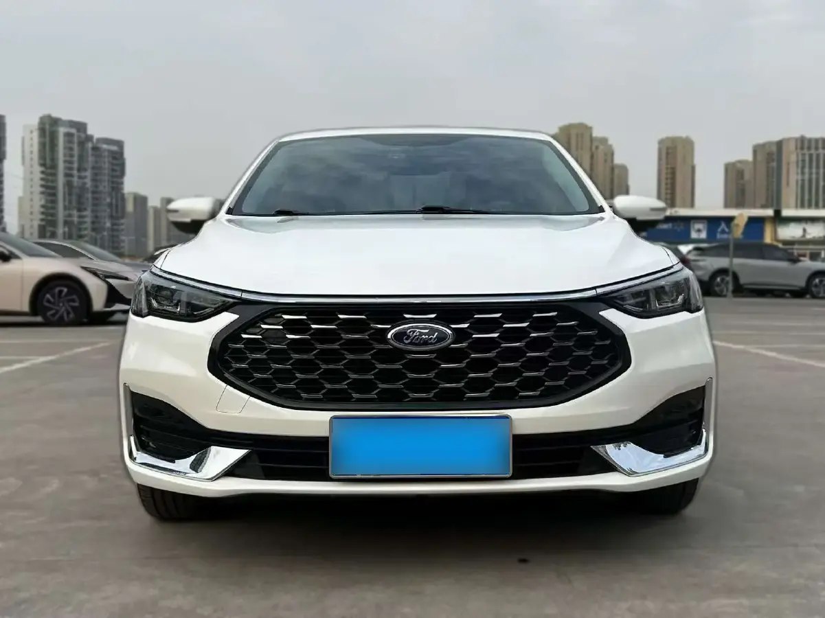 2021 Ford Escort 1.5L 122HP L3 6AT