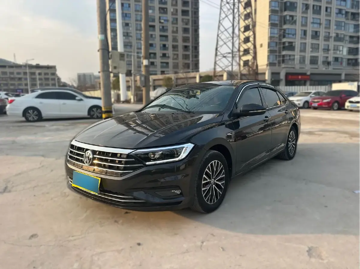 2021 Volkswagen Sagitar 1.2T 116HP L4 7DCT