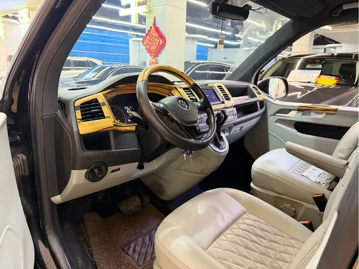 2019 Volkswagen Caravelle 2.0T 204HP L4 7DCT,autocango,china used car exporter,china ev exporter,chinese used car exporter,chinese used ev exporter