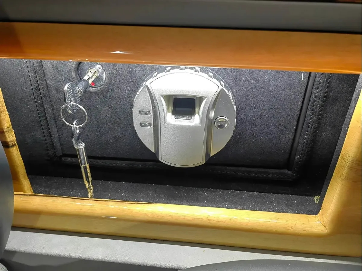 2019 Volkswagen Caravelle 2.0T 204HP L4 7DCT,autocango,china used car exporter,china ev exporter,chinese used car exporter,chinese used ev exporter