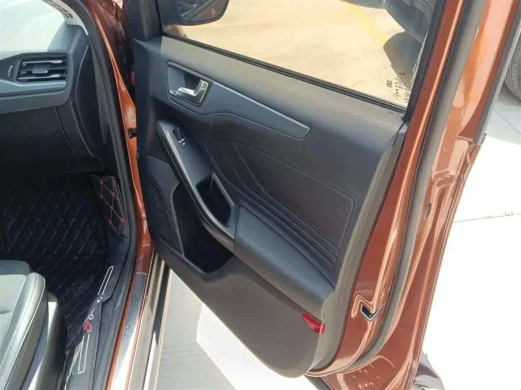 2020 Ford Focus Active 1.5T 174HP L3 8AT,autocango,china used car exporter,china ev exporter,chinese used car exporter,chinese used ev exporter