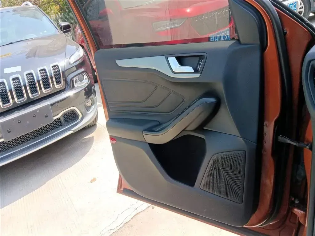 2020 Ford Focus Active 1.5T 174HP L3 8AT,autocango,china used car exporter,china ev exporter,chinese used car exporter,chinese used ev exporter