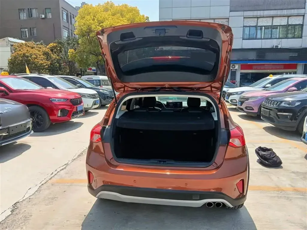 2020 Ford Focus Active 1.5T 174HP L3 8AT,autocango,china used car exporter,china ev exporter,chinese used car exporter,chinese used ev exporter