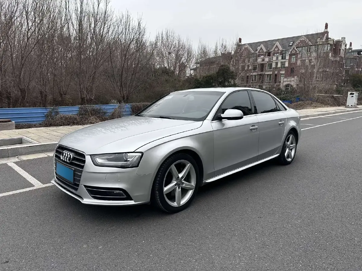 2013 Audi A4L 2.0T 180HP L4 CVT