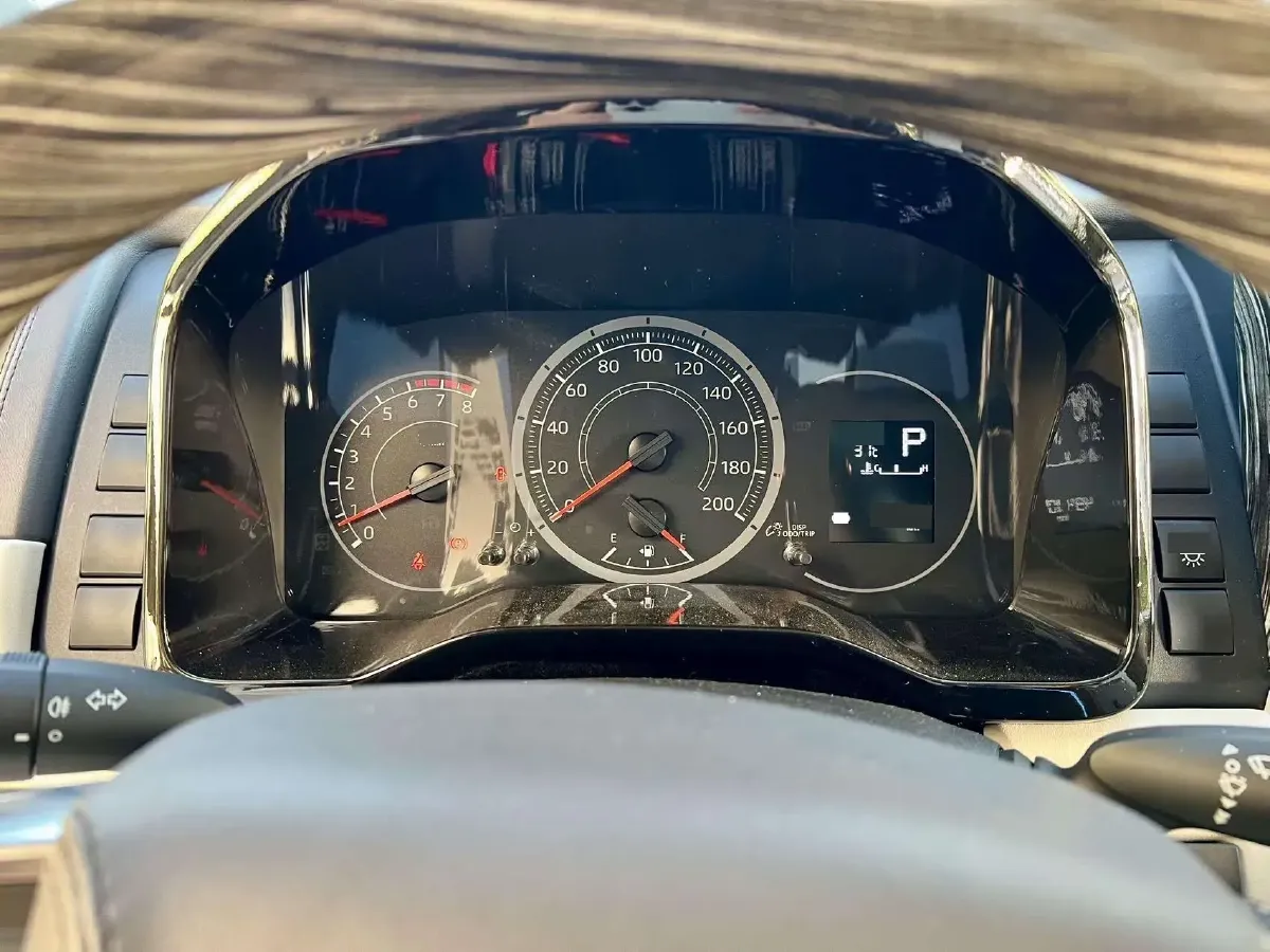 2011 Toyota Hiace 2.7L 154HP L4 5MT,autocango,china used car exporter,china ev exporter,chinese used car exporter,chinese used ev exporter