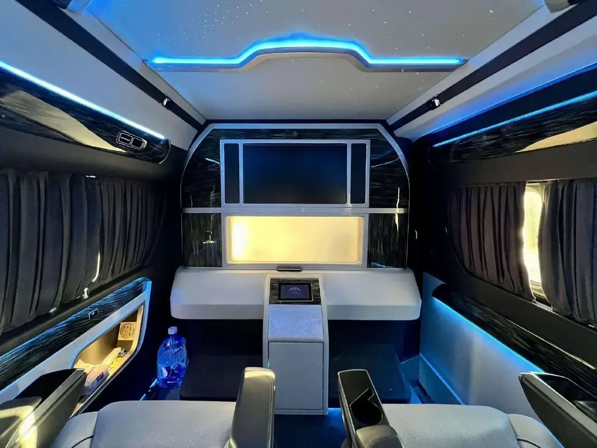 2011 Toyota Hiace 2.7L 154HP L4 5MT,autocango,china used car exporter,china ev exporter,chinese used car exporter,chinese used ev exporter