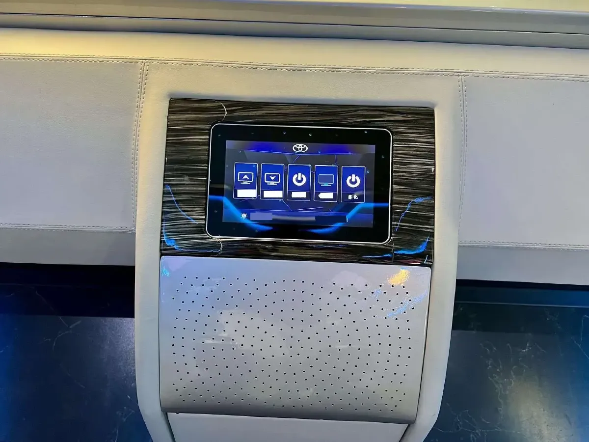 2011 Toyota Hiace 2.7L 154HP L4 5MT,autocango,china used car exporter,china ev exporter,chinese used car exporter,chinese used ev exporter