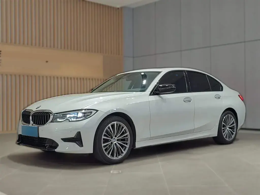 2022 BMW 3 Series 2.0T 156HP L4 8AT