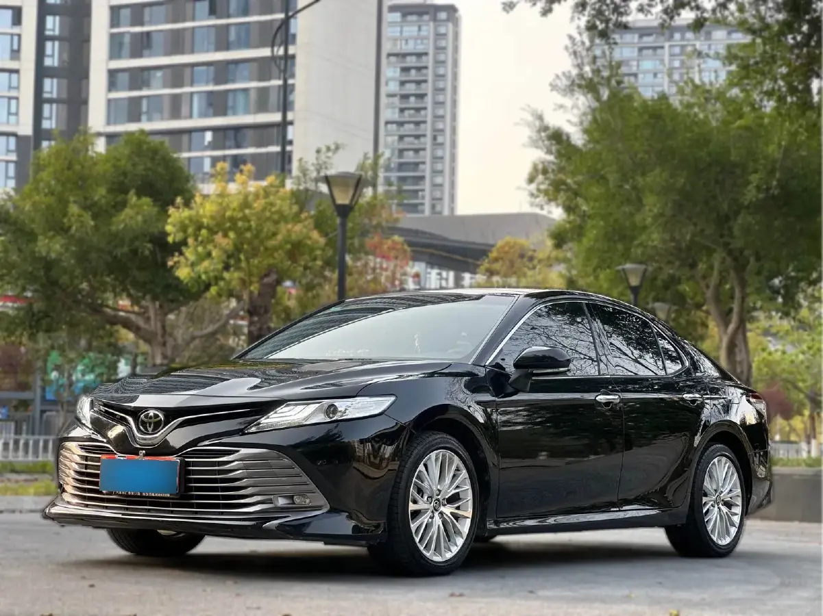 2019 Toyota Camry 2.5L 209HP L4 8AT