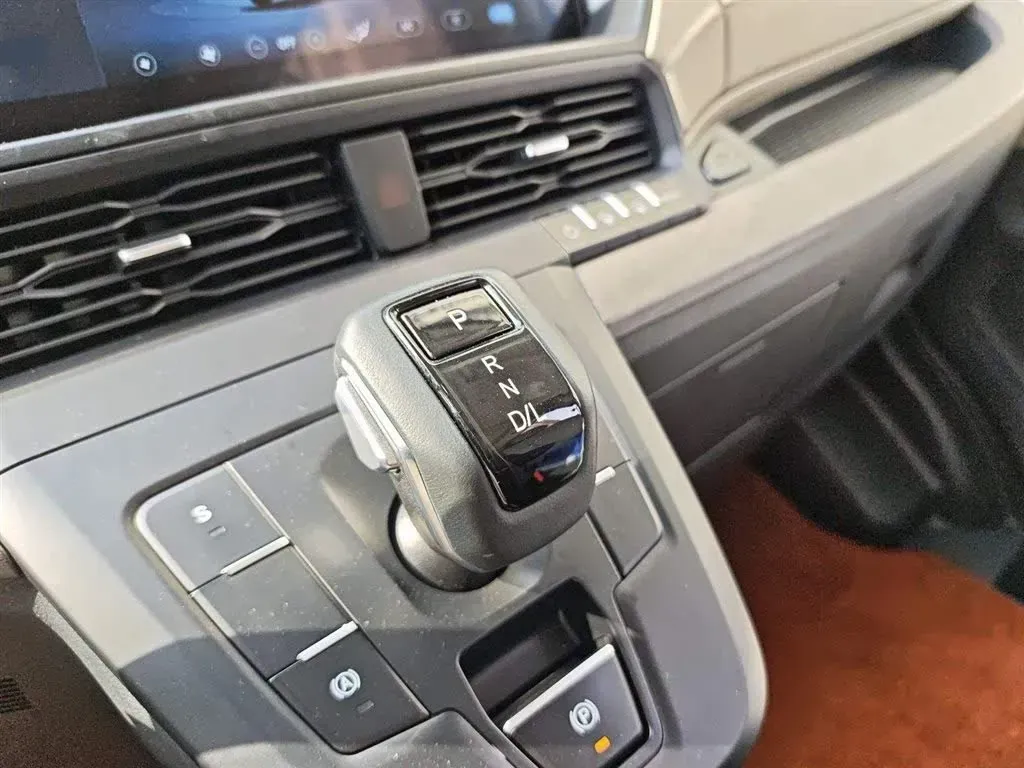 2024 Ford TransitT8 2.3T 174HP L4 8AT,autocango,china used car exporter,china ev exporter,chinese used car exporter,chinese used ev exporter