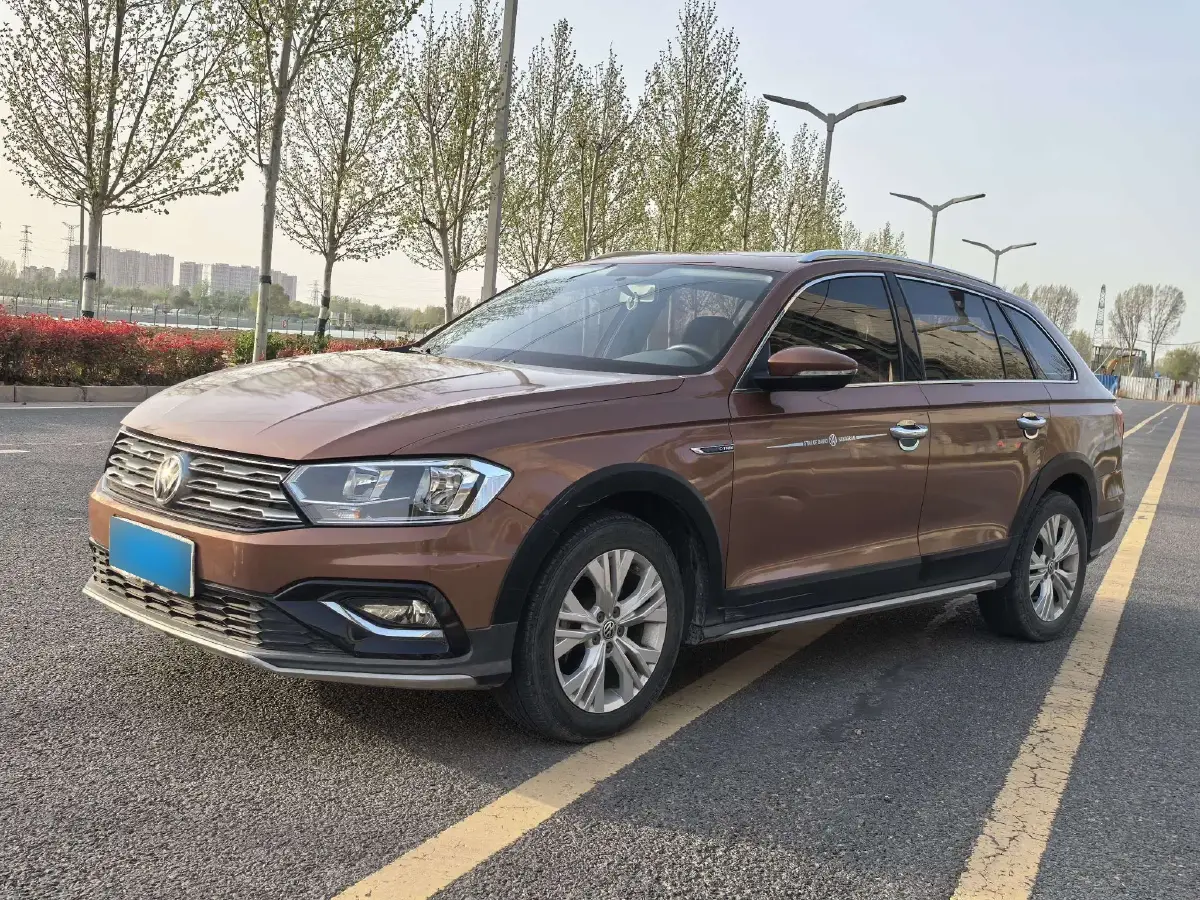2017 Volkswagen C-Trek 1.6L 110HP L4 5MT