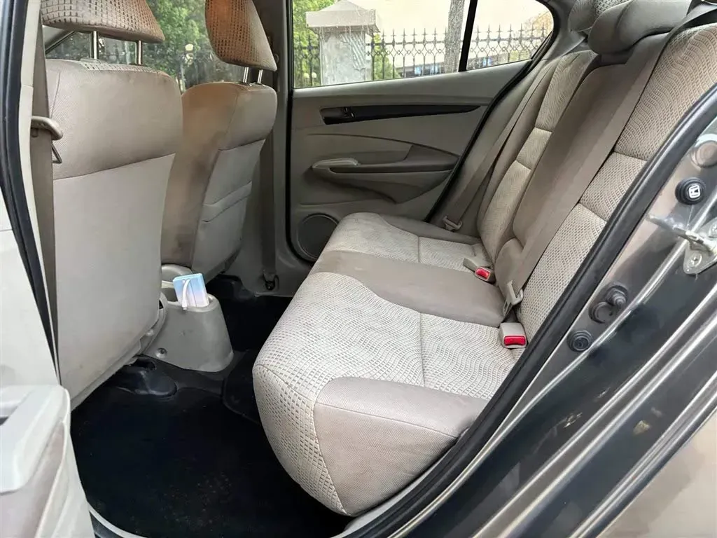 2012 Honda City Classic 1.5L 120HP L4 5MT,autocango,china used car exporter,china ev exporter,chinese used car exporter,chinese used ev exporter