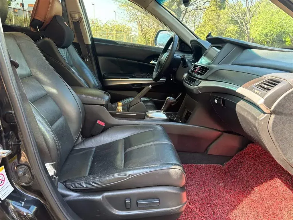 2014 Honda Crosstour 2.4L 197HP L4 5AT,autocango,china used car exporter,china ev exporter,chinese used car exporter,chinese used ev exporter