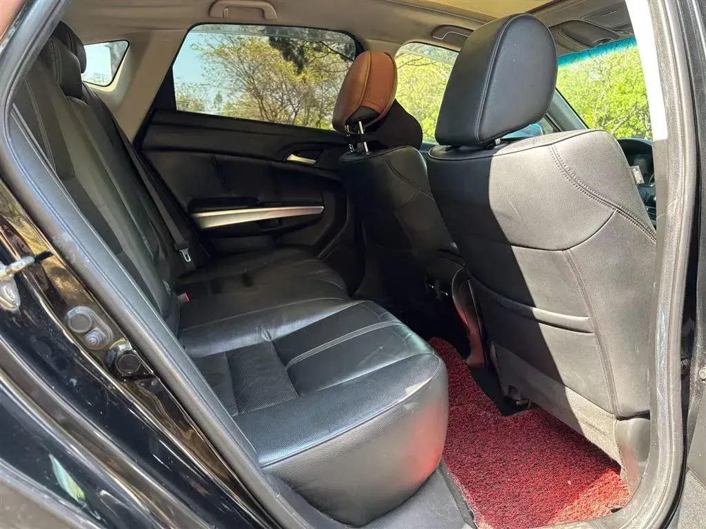 2014 Honda Crosstour 2.4L 197HP L4 5AT,autocango,china used car exporter,china ev exporter,chinese used car exporter,chinese used ev exporter