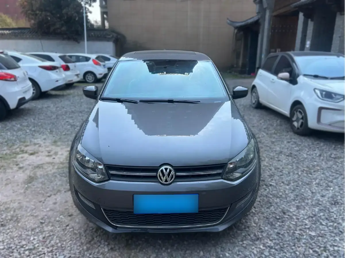2011 Volkswagen Polo 1.6L 105HP L4 6AT