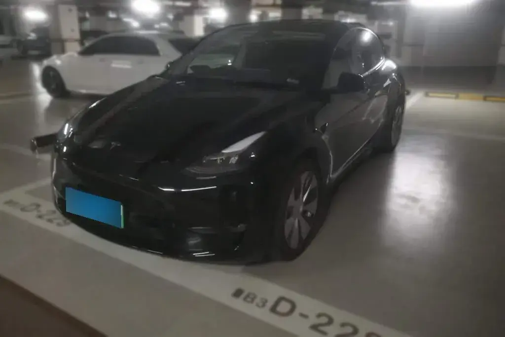 2022 Tesla Model Y BEV 60KWH