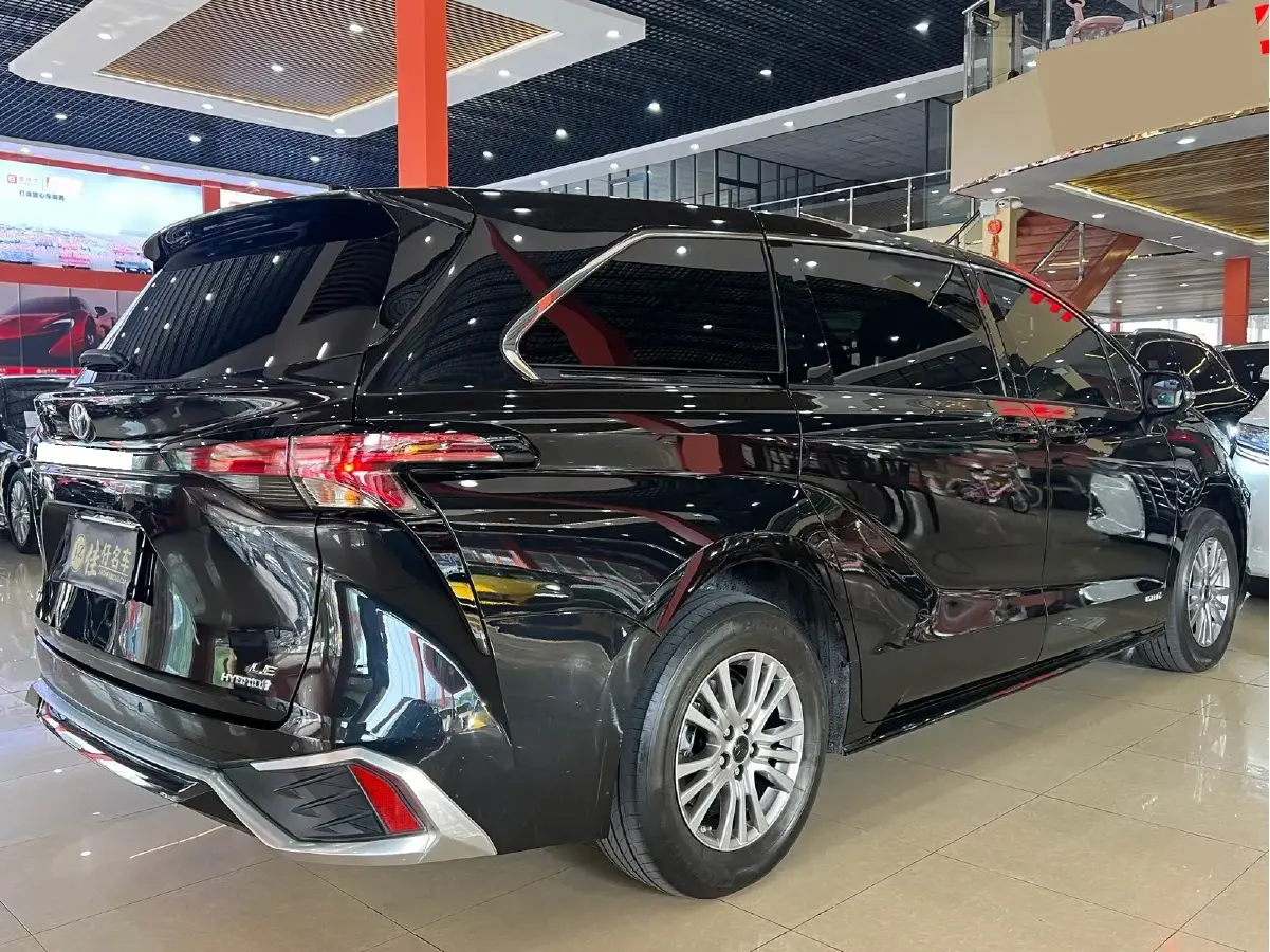 2021 Toyota Sienna 2.5L 192HP L4 E-CVT Hybrid